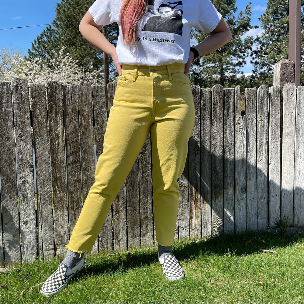 Levi’s Wedgie Jeans - Yellow